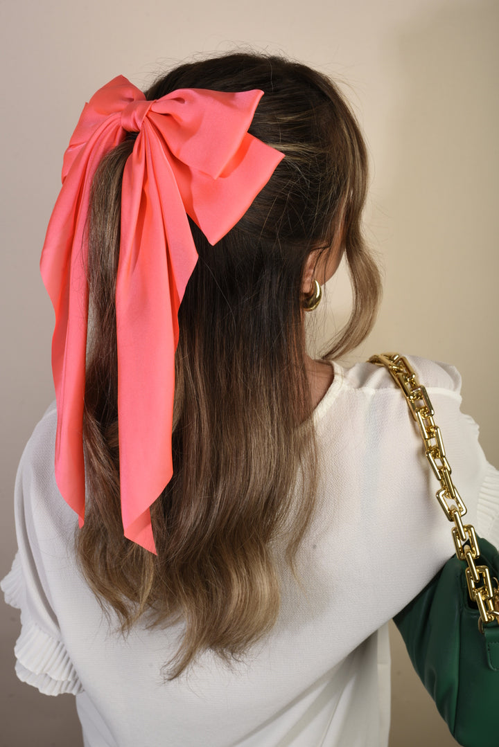 Elegant Big Bow Hair Clip in use, showcasing a stylish hair accessory that adds sophistication and charm to any hairstyle. Perfect for fashion-forward individuals.